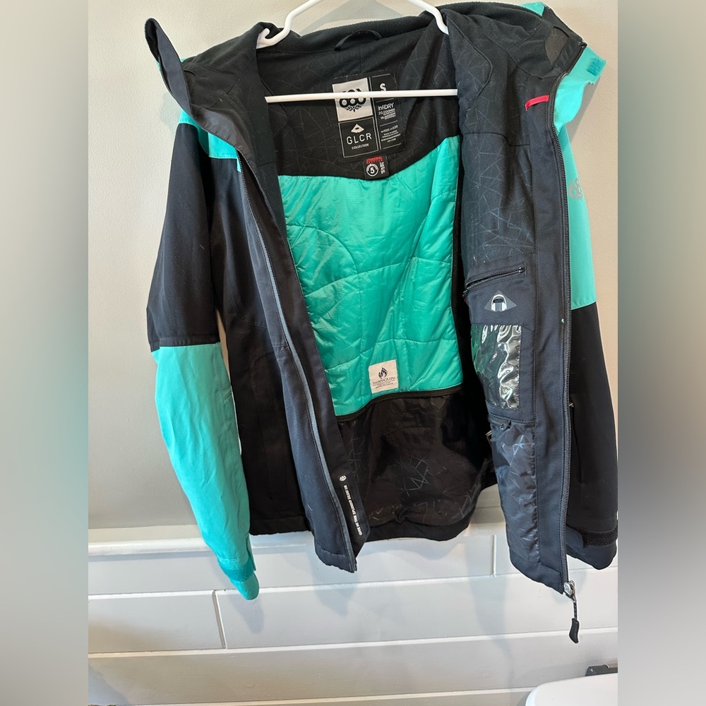 686 ski jacket - Picture 9 of 11